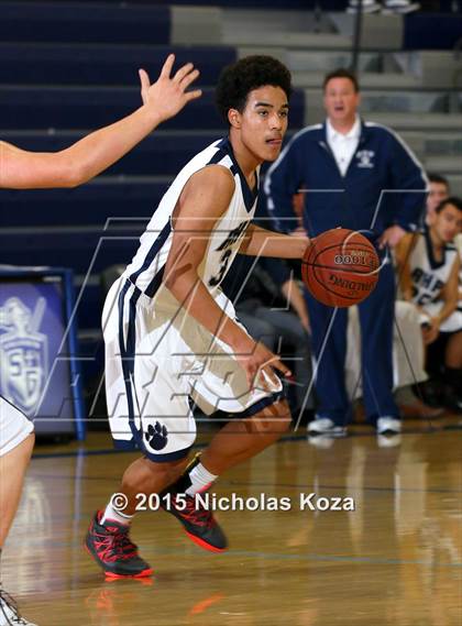 Thumbnail 3 in Reseda vs. Rolling Hills Prep photogallery.