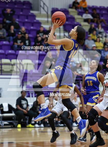 Thumbnail 3 in Kaufman vs. Brownsboro (UIL 4A Bi-District) photogallery.