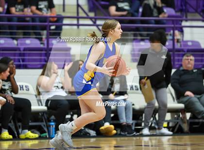 Thumbnail 3 in Kaufman vs. Brownsboro (UIL 4A Bi-District) photogallery.