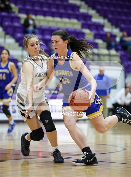 Thumbnail 1 in Kaufman vs. Brownsboro (UIL 4A Bi-District) photogallery.