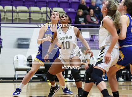 Thumbnail 3 in Kaufman vs. Brownsboro (UIL 4A Bi-District) photogallery.
