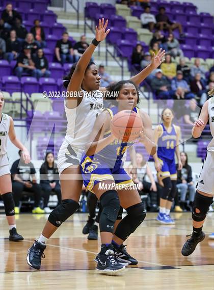 Thumbnail 3 in Kaufman vs. Brownsboro (UIL 4A Bi-District) photogallery.