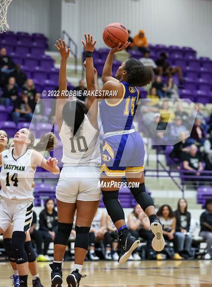 Thumbnail 1 in Kaufman vs. Brownsboro (UIL 4A Bi-District) photogallery.