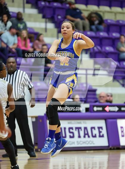 Thumbnail 2 in Kaufman vs. Brownsboro (UIL 4A Bi-District) photogallery.