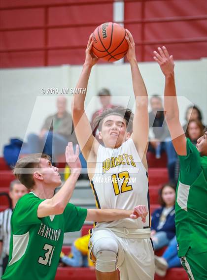 Thumbnail 2 in Farmington vs. Highland photogallery.