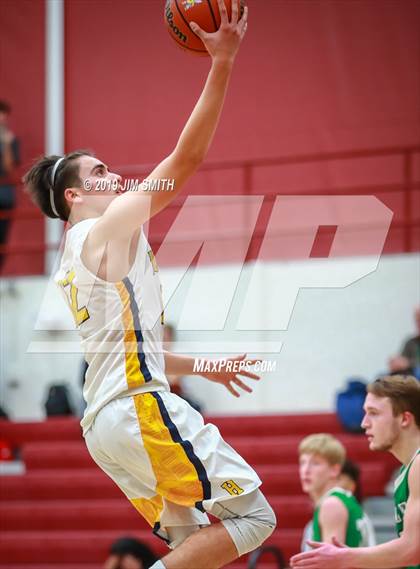 Thumbnail 2 in Farmington vs. Highland photogallery.