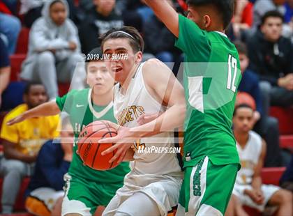 Thumbnail 2 in Farmington vs. Highland photogallery.