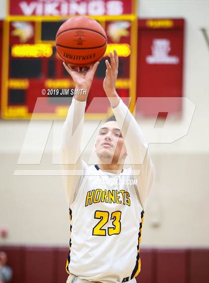 Thumbnail 2 in Farmington vs. Highland photogallery.