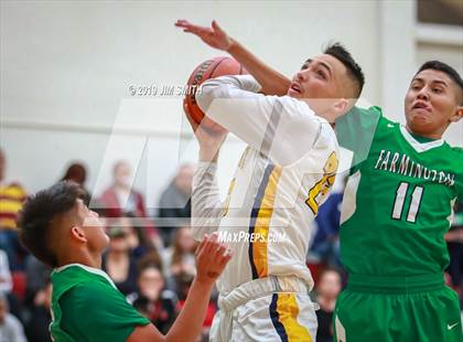 Thumbnail 3 in Farmington vs. Highland photogallery.
