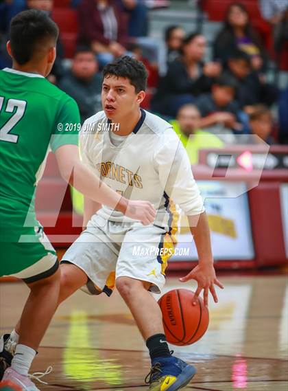 Thumbnail 2 in Farmington vs. Highland photogallery.