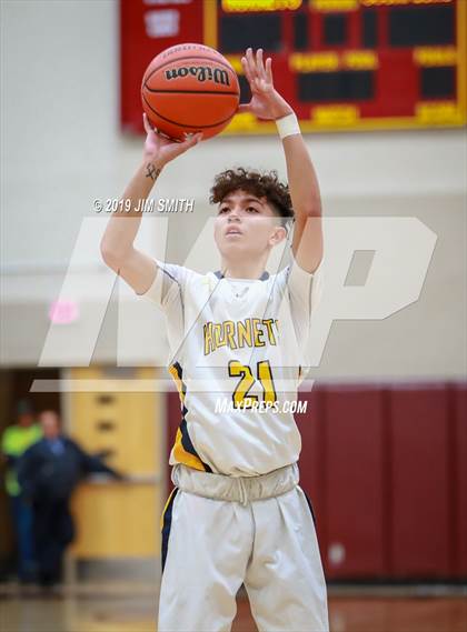Thumbnail 3 in Farmington vs. Highland photogallery.