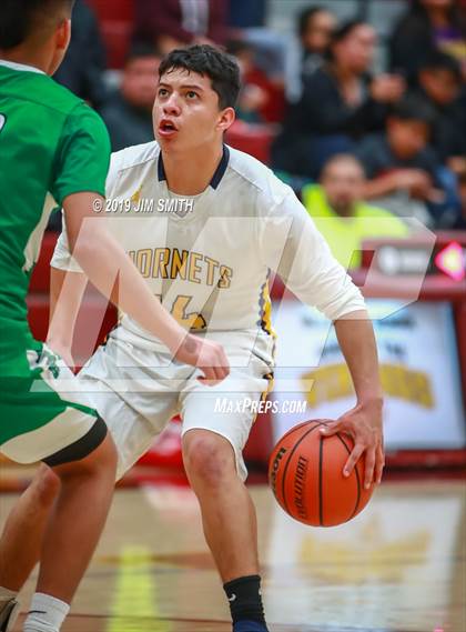 Thumbnail 3 in Farmington vs. Highland photogallery.