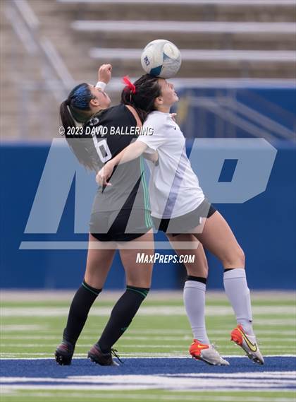 Thumbnail 3 in Southlake Carroll vs. Marcus (UIL 6A Regional Final) photogallery.