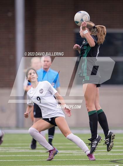 Thumbnail 3 in Southlake Carroll vs. Marcus (UIL 6A Regional Final) photogallery.
