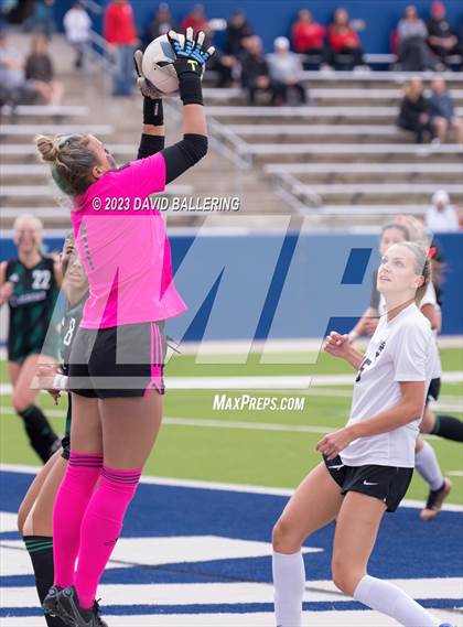 Thumbnail 3 in Southlake Carroll vs. Marcus (UIL 6A Regional Final) photogallery.