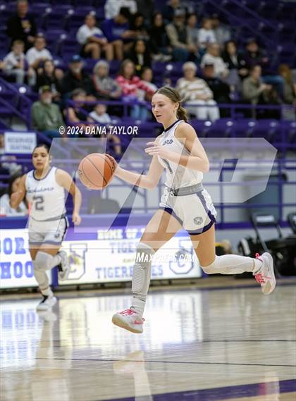 Thumbnail 3 in Farmersville vs Jacksboro (Tornado Tip Off) photogallery.