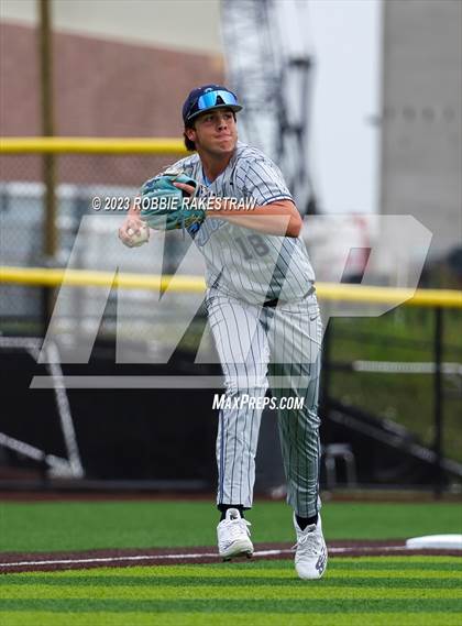 Thumbnail 1 in Carthage vs. China Spring (UIL 4A Regional Semifinal) photogallery.