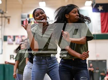 Thumbnail 2 in South Garland @ Naaman Forest photogallery.