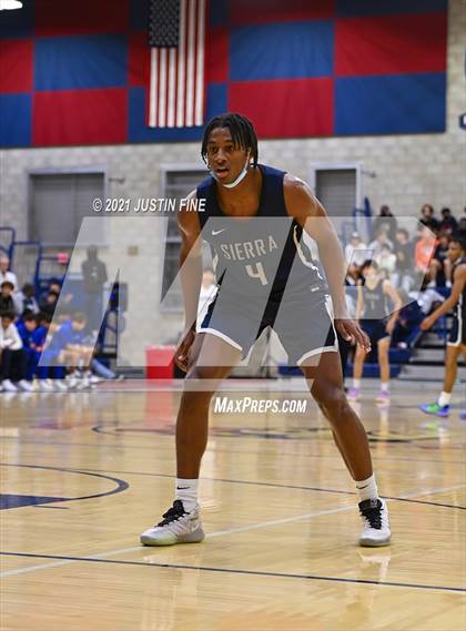 Thumbnail 3 in St. Augustine vs. Sierra Canyon (San Diego Tip Off Challenge) photogallery.