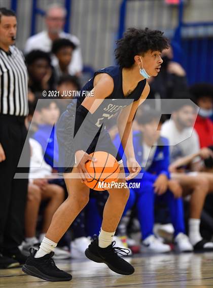 Thumbnail 2 in St. Augustine vs. Sierra Canyon (San Diego Tip Off Challenge) photogallery.