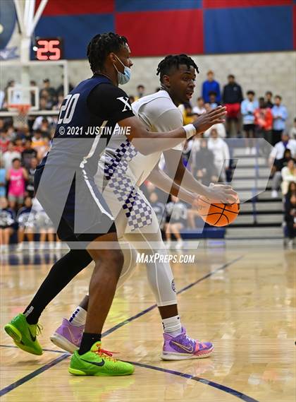 Thumbnail 2 in St. Augustine vs. Sierra Canyon (San Diego Tip Off Challenge) photogallery.