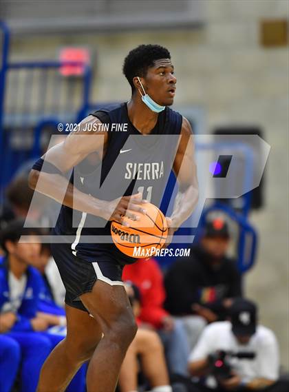 Thumbnail 2 in St. Augustine vs. Sierra Canyon (San Diego Tip Off Challenge) photogallery.