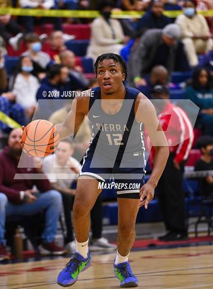 Thumbnail 2 in St. Augustine vs. Sierra Canyon (San Diego Tip Off Challenge) photogallery.