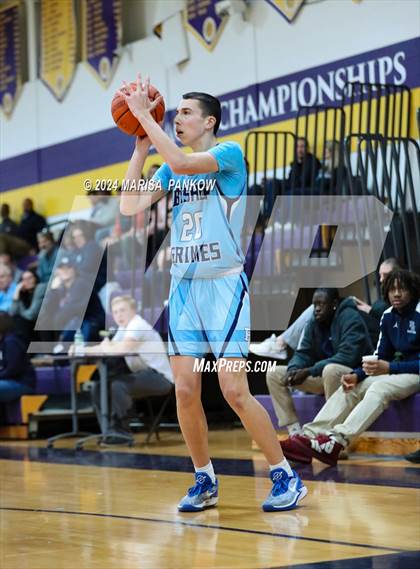 Thumbnail 2 in Bishop Grimes vs Christian Brothers Academy photogallery.