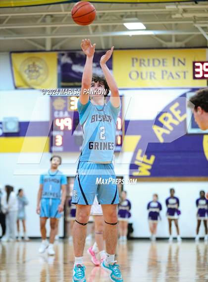 Thumbnail 2 in Bishop Grimes vs Christian Brothers Academy photogallery.