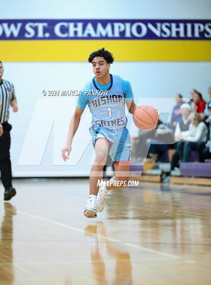 Thumbnail 1 in Bishop Grimes vs Christian Brothers Academy photogallery.