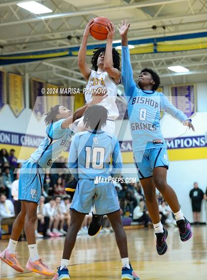 Thumbnail 3 in Bishop Grimes vs Christian Brothers Academy photogallery.
