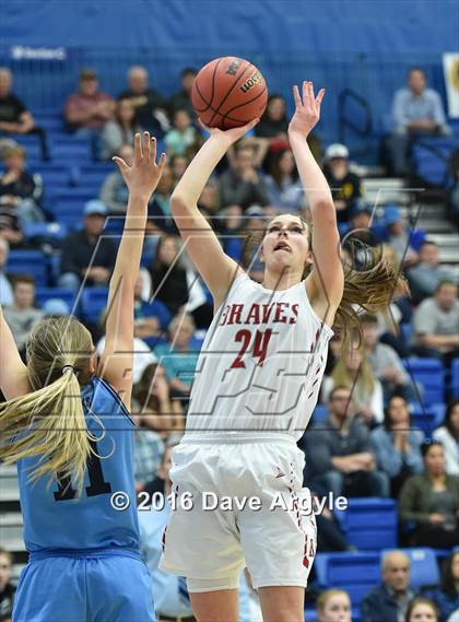 Thumbnail 1 in Salem Hills vs. Bountiful (UHSAA 4A Semifinal) photogallery.