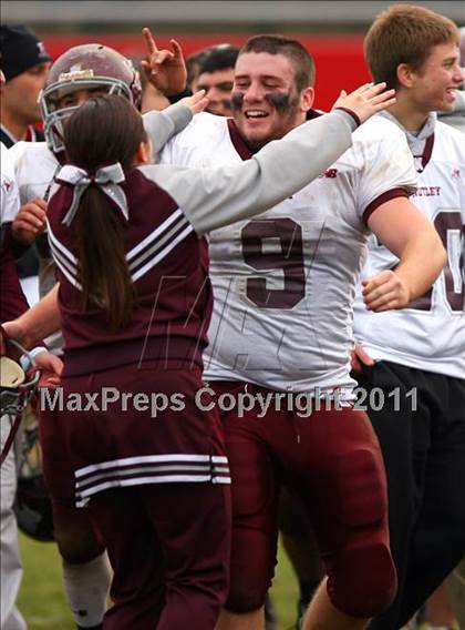 Thumbnail 2 in Rahway vs. Nutley (NJSIAA North 2 Group 3 Semifinal) photogallery.