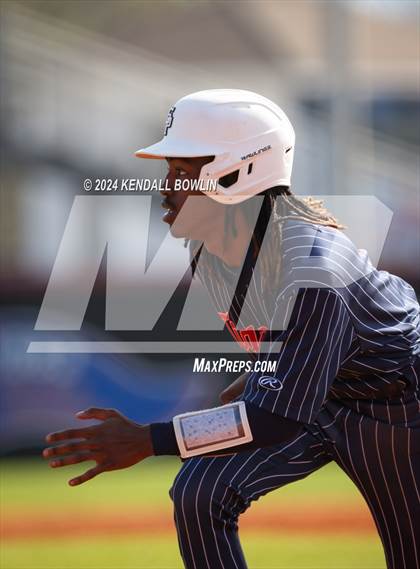 Thumbnail 1 in The Woodlands Christian Academy vs. South Panola photogallery.