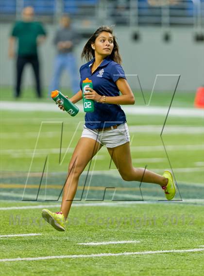 Thumbnail 3 in O'Connor vs. Southwest (5A Division 1 Bi-District Playoff) photogallery.