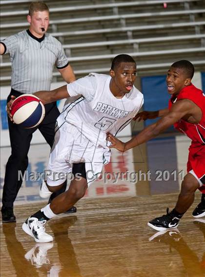 Thumbnail 1 in Houston Bellaire vs. Richardson Berkner (Avery WinterHeat Showcase) photogallery.