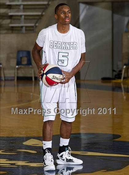 Thumbnail 2 in Houston Bellaire vs. Richardson Berkner (Avery WinterHeat Showcase) photogallery.