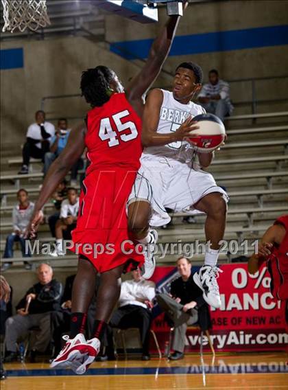Thumbnail 2 in Houston Bellaire vs. Richardson Berkner (Avery WinterHeat Showcase) photogallery.