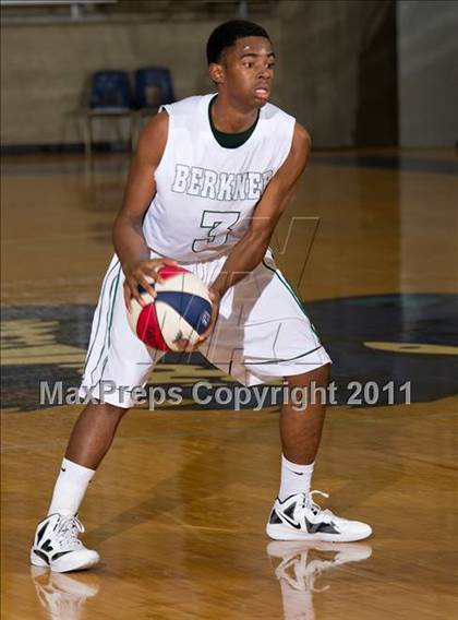 Thumbnail 3 in Houston Bellaire vs. Richardson Berkner (Avery WinterHeat Showcase) photogallery.