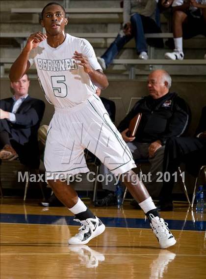 Thumbnail 2 in Houston Bellaire vs. Richardson Berkner (Avery WinterHeat Showcase) photogallery.