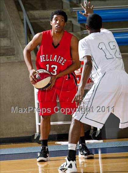 Thumbnail 1 in Houston Bellaire vs. Richardson Berkner (Avery WinterHeat Showcase) photogallery.