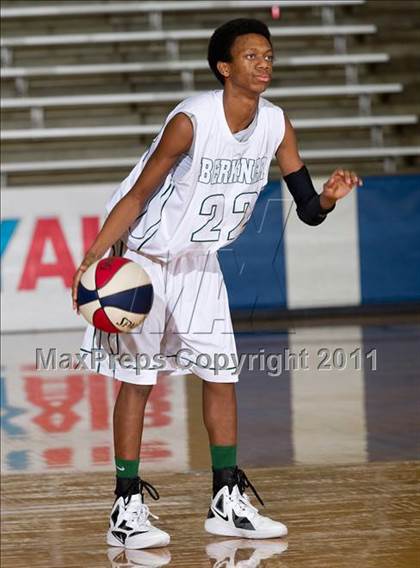 Thumbnail 2 in Houston Bellaire vs. Richardson Berkner (Avery WinterHeat Showcase) photogallery.