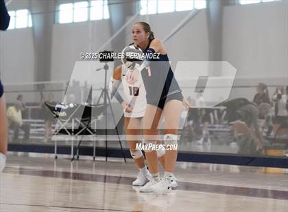Thumbnail 1 in Clear Lake vs Magnolia West (Legends Invitational) photogallery.