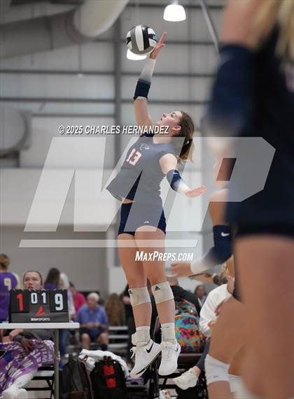 Thumbnail 1 in Clear Lake vs Magnolia West (Legends Invitational) photogallery.
