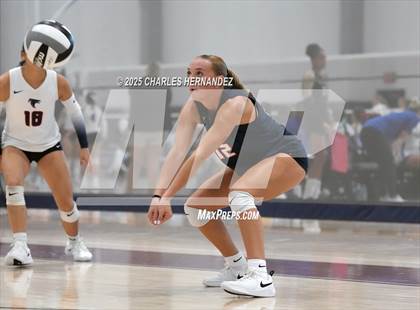 Thumbnail 1 in Clear Lake vs Magnolia West (Legends Invitational) photogallery.