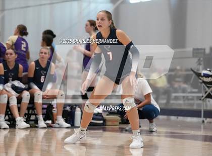 Thumbnail 3 in Clear Lake vs Magnolia West (Legends Invitational) photogallery.