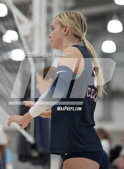 Thumbnail 3 in Clear Lake vs Magnolia West (Legends Invitational) photogallery.