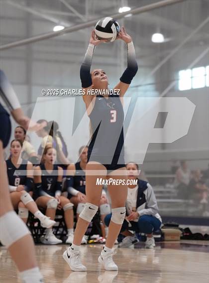 Thumbnail 3 in Clear Lake vs Magnolia West (Legends Invitational) photogallery.