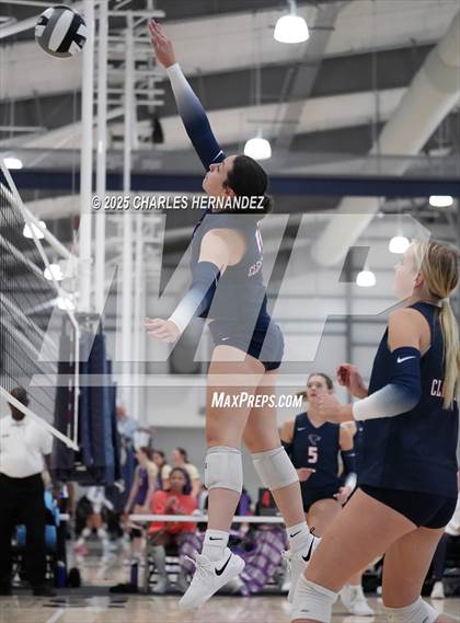 Thumbnail 1 in Clear Lake vs Magnolia West (Legends Invitational) photogallery.