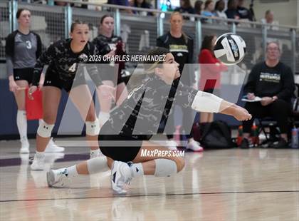 Thumbnail 1 in Clear Lake vs Magnolia West (Legends Invitational) photogallery.
